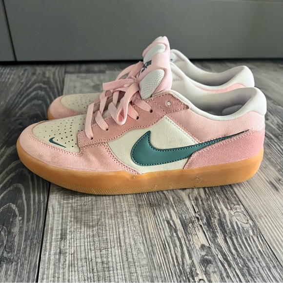 Nike Shoes - Nike SB Force 58